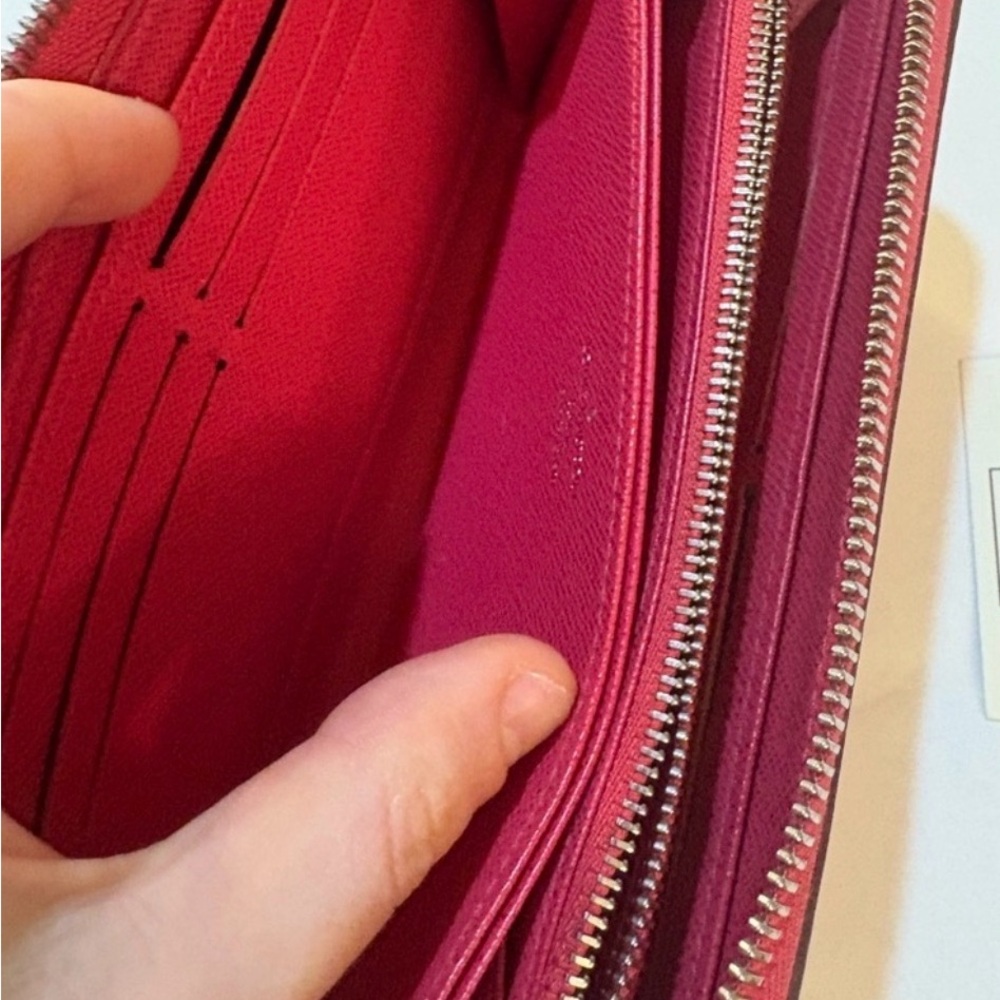 Louis Vuitton Zippy Wallet Fuchsia Epi - Picture 2 of 12